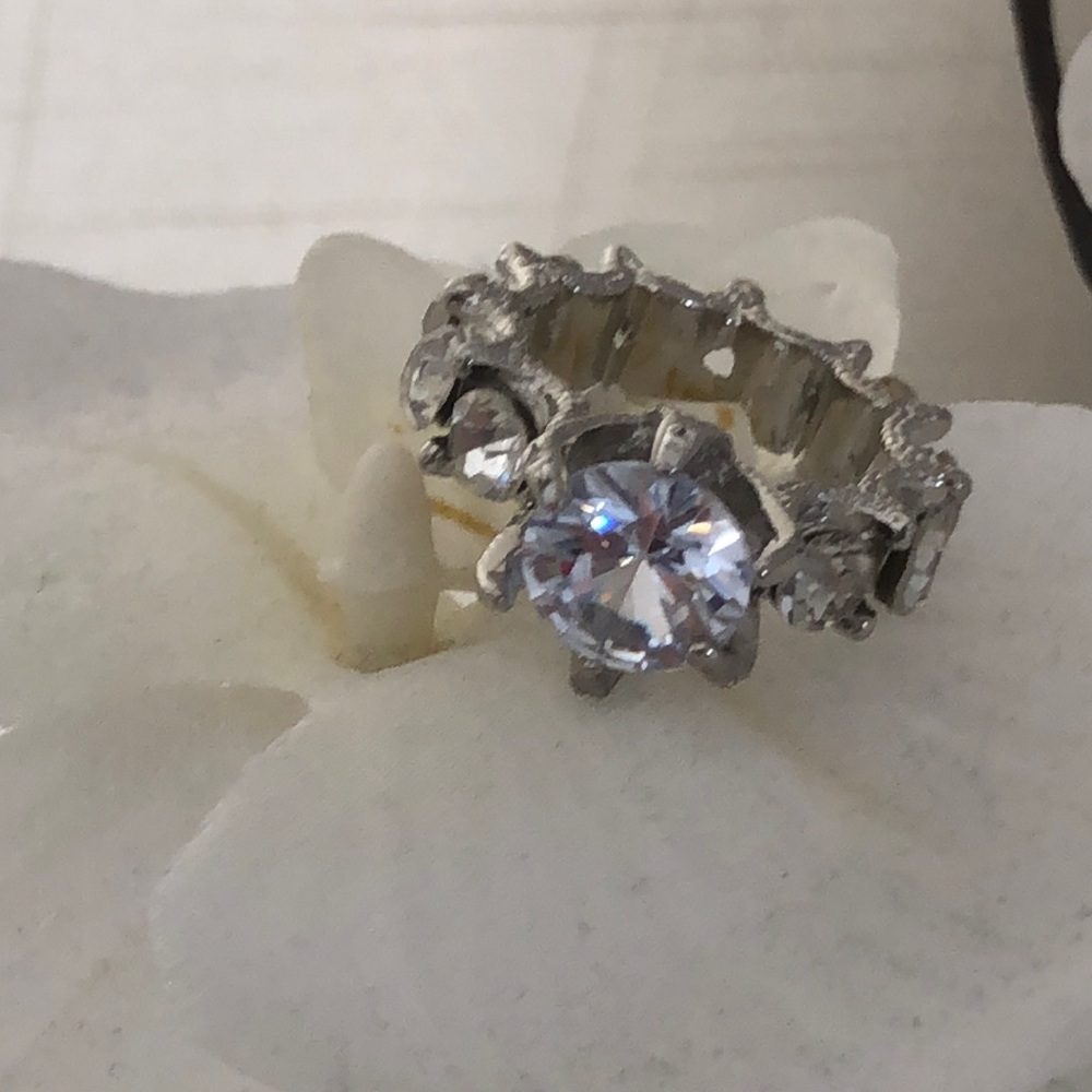 LAST ONE‼️ Silver White Sapphire Big Diamond Ring - Picture 12 of 16